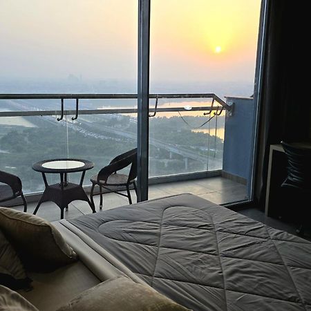 The Luxe Living Hotell Noida Exteriör bild