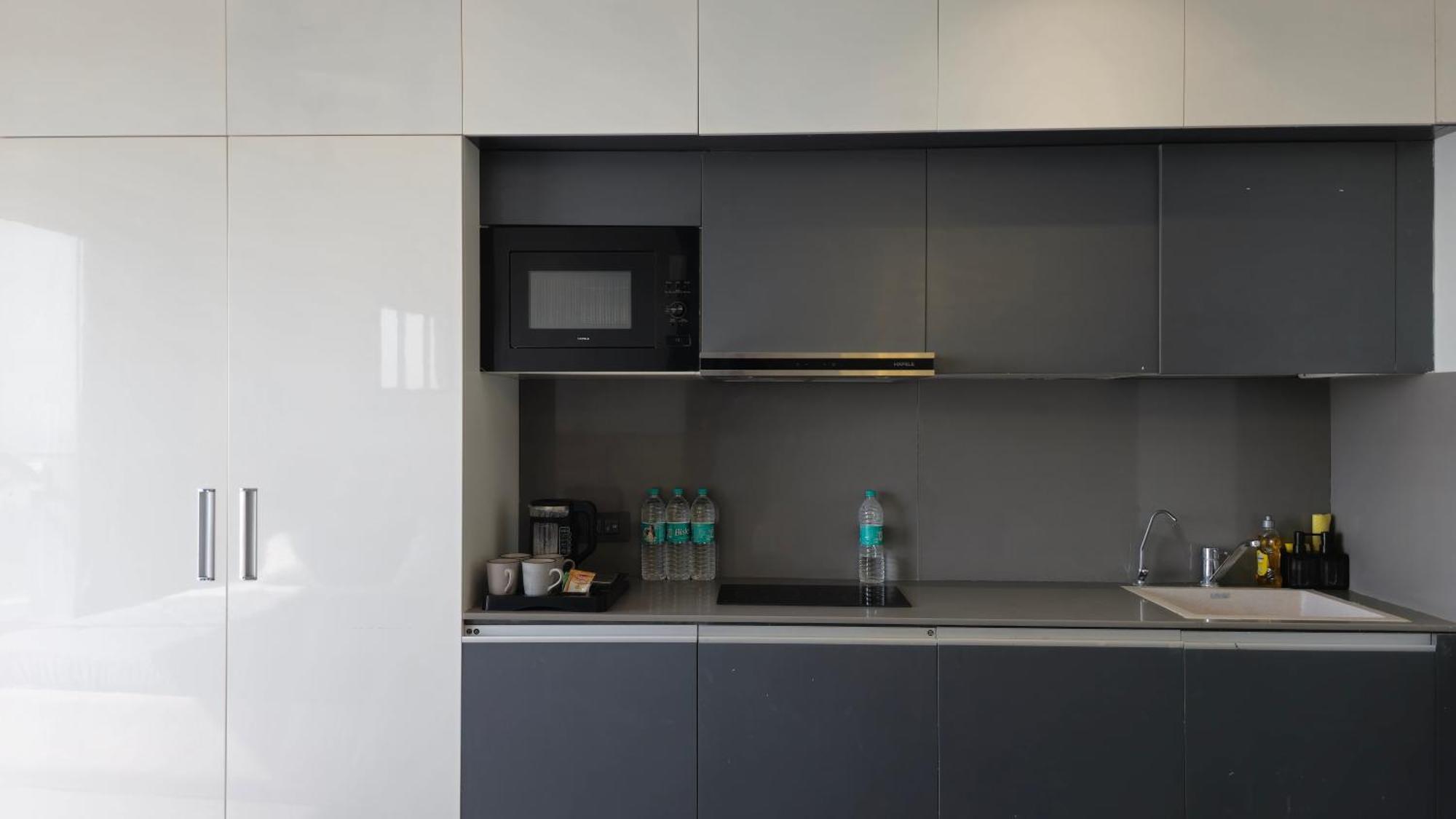 The Luxe Living Hotell Noida Exteriör bild