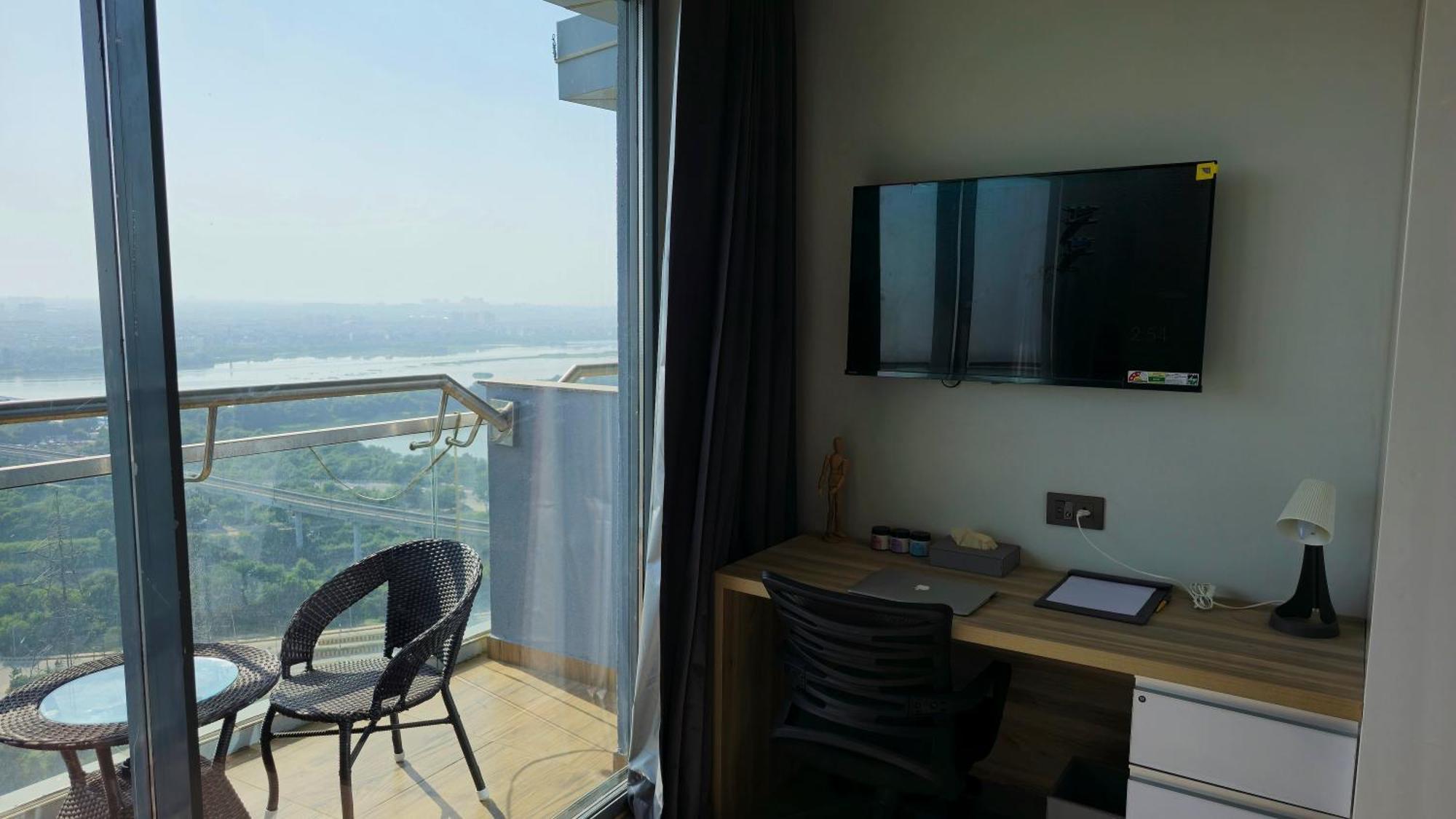The Luxe Living Hotell Noida Exteriör bild